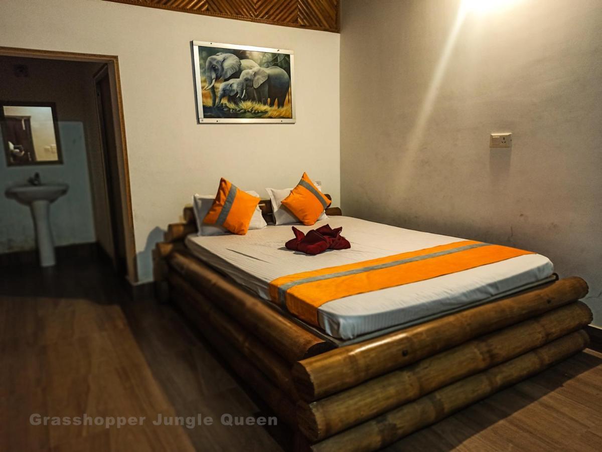 Grasshopper Jungle Queen Resort Chālsa 外观 照片