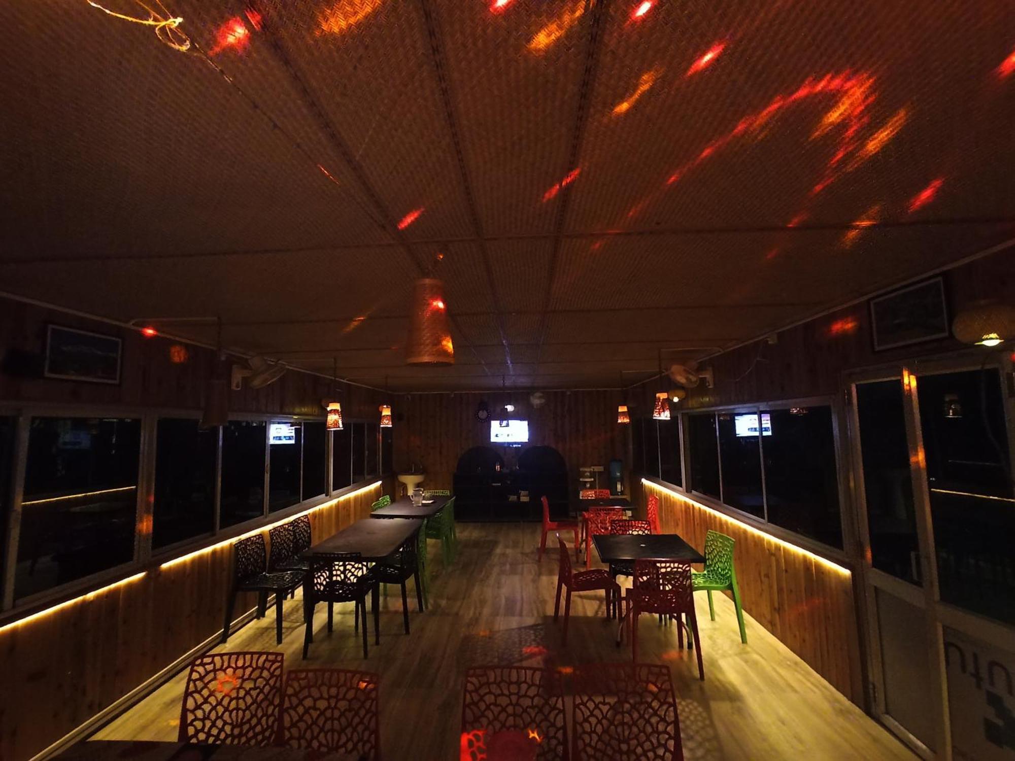 Grasshopper Jungle Queen Resort Chālsa 外观 照片